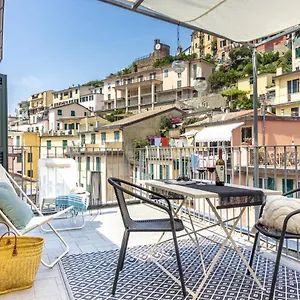  Apartment Wanderjohn Penthouse 5terreparco Italy